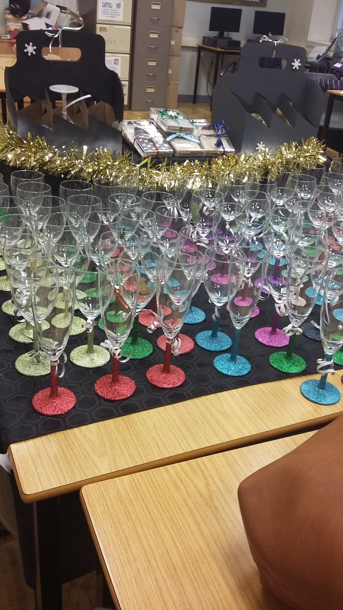 GenerationCGS's tweet photo. All set and ready for #TheBigMarket16 tomorrow! Come buy our glasses! We do them in sets of 6, 2 or seperatly! @YE_NI  🍷 https://t.co/58BthXifv5