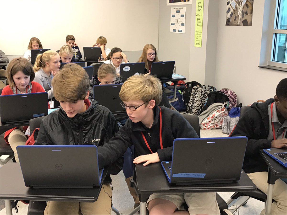 bethbarwick's tweet photo. Problem solving together #HourofCode #pjfmsprograms https://t.co/ZZOk5WpUgX