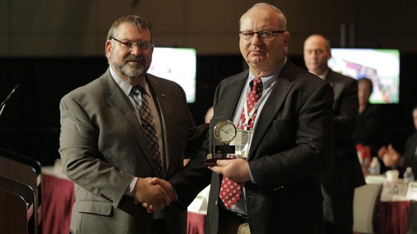 MichFarmBureau's tweet image. For the memory books... Some final candid scenes from last week's #MFB16 annual meeting! See on Facebook! ow.ly/BWM7306RWCC #FBProud