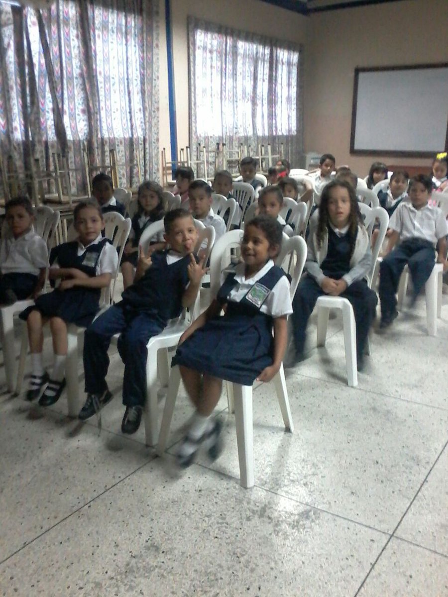 Sesión educativa: proyecto enciende  la vida y apaga la pólvora <a href="/marilili73/">Maria Anaya</a> <a href="/SilvaEleazarL/">Eleazar López Silva</a> @ZonaEducTachira