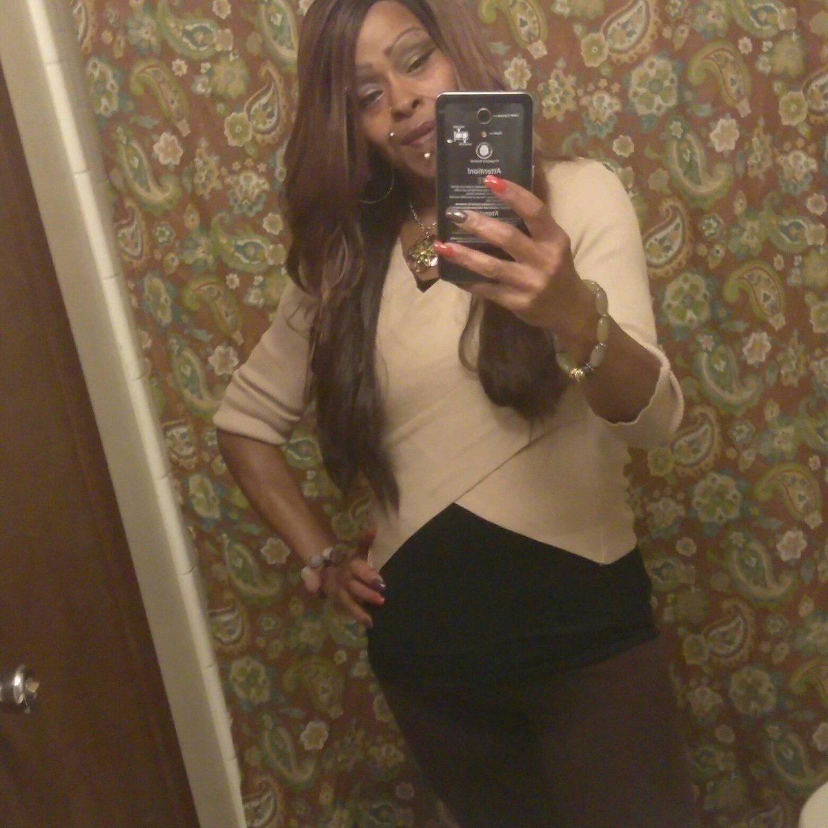 creamiiipeaches's tweet photo. This is me now still losing weight I'm 120 altogether i loss 172 https://t.co/WkcRBVY7AN