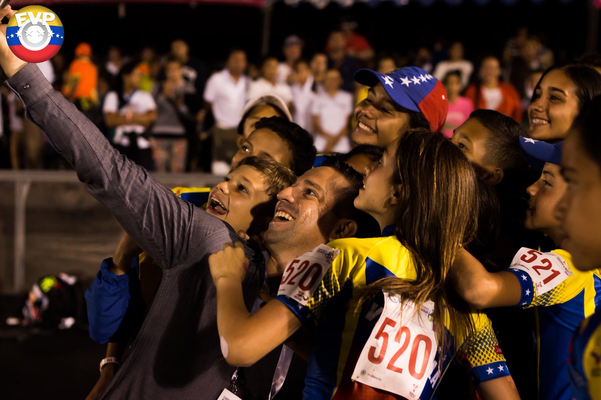 fevepatinn's tweet photo. #fvp #fvpenbuga #Venezuela #Colombia #patinajeindestructible
@IND_Vzla @Mindeporte @pinfantepsuv https://t.co/gFPWRoBe4W