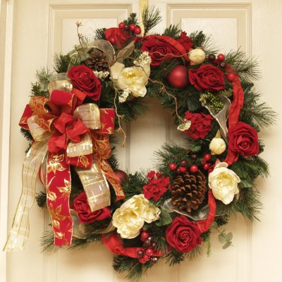 FloralHomeDecor's tweet photo. Elegant Rose and Peony Winter Holiday Wreath: https://t.co/skETR46O80 #ChristmasWreath #ChristmasDecor https://t.co/FxYEQfpy4L