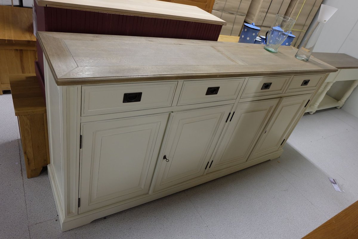 A7 outlet tweet media