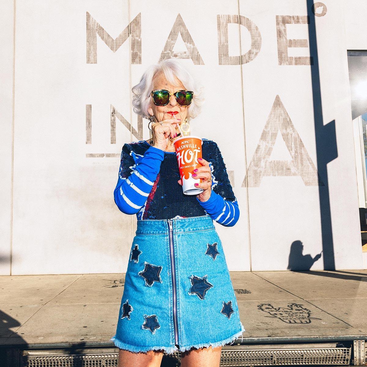 UrbanDecay's tweet photo. We're catching up with the baddest in town – color junkie @baddiewinkle 😎 ✨  https://t.co/XwbqYJ2w7s #UrbanDecay #BeautyWithAnEdge https://t.co/lRBxhNg5U2