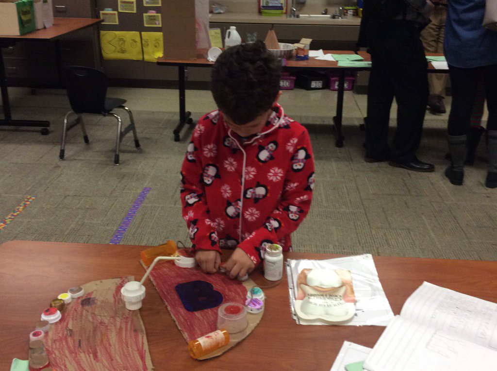 TESPrincipal's tweet photo. This Panther loves learning!!! #prepbl #pre1617 https://t.co/KDZVZ1kk2A