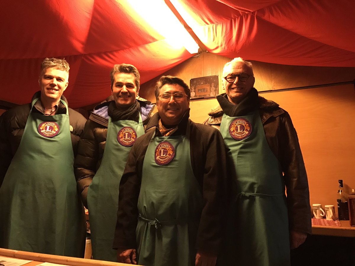 Glühweinverkauf für einen guten Zweck...