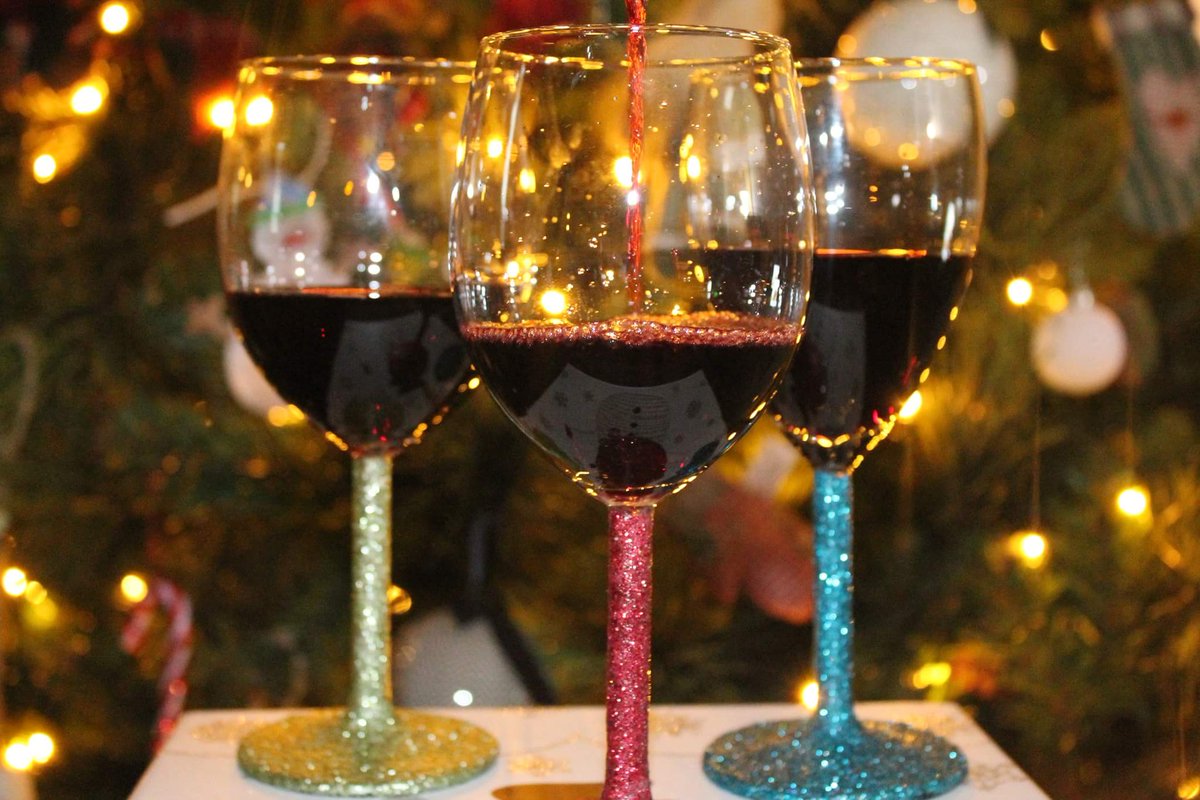 GenerationCGS's tweet photo. @ClaireSugden Hi Claire! What do you think of our glitter glasses made by Coleraine Grammar School as part of a @YE_NI company? 🍷 https://t.co/4aYrfcGPhl