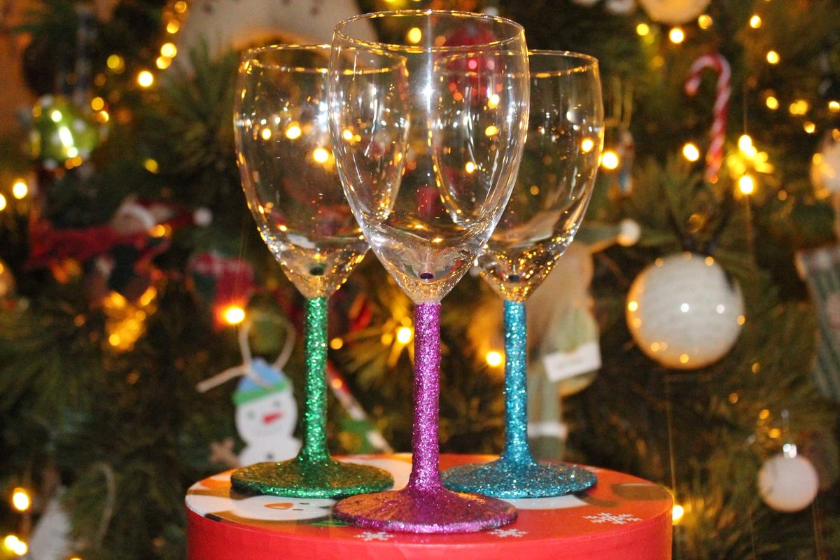 GenerationCGS's tweet photo. @ClaireSugden Hi Claire! What do you think of our glitter glasses made by Coleraine Grammar School as part of a @YE_NI company? 🍷 https://t.co/4aYrfcGPhl