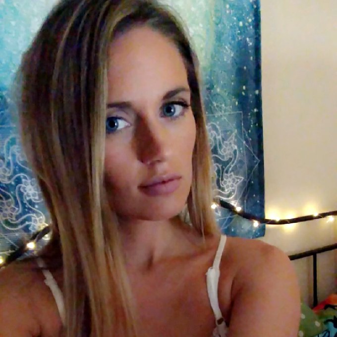 Come play with me today 😘😍 https://t.co/HOhdwh7TGK