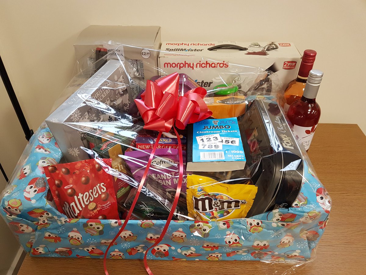 PFPAFops's tweet photo. Getting ready for 🎄Bingo. Look all the prizes and whats on the raffles. Don't forget Wednesday 6pm. @PFPSHead https://t.co/UeXBdRNauM