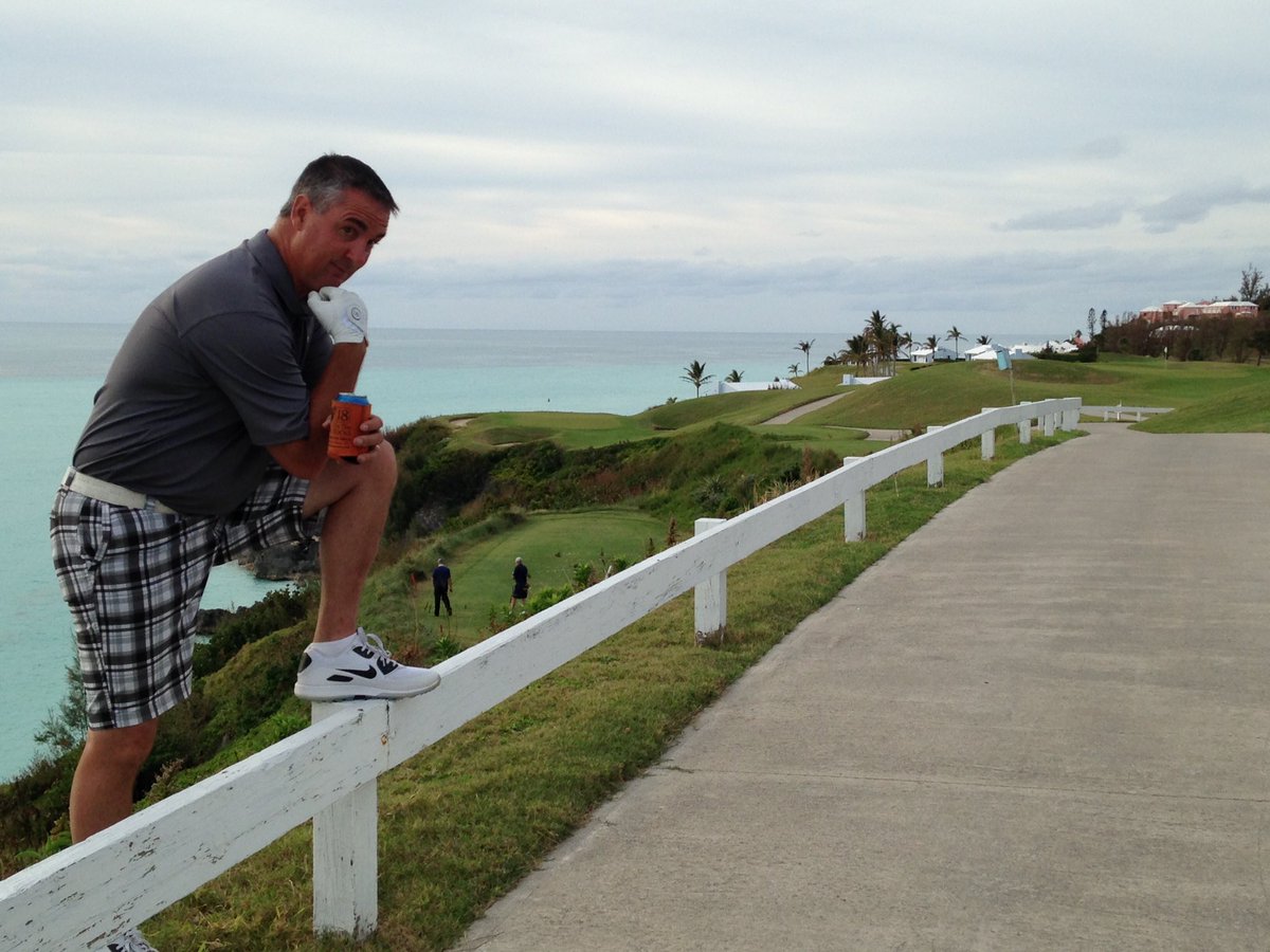 chiefhookspin's tweet image. It's a thinking mans sport..in paradise #teamlefty @waynemiddaugh @jroons24 @roymundy77 @RejeanRealEst8