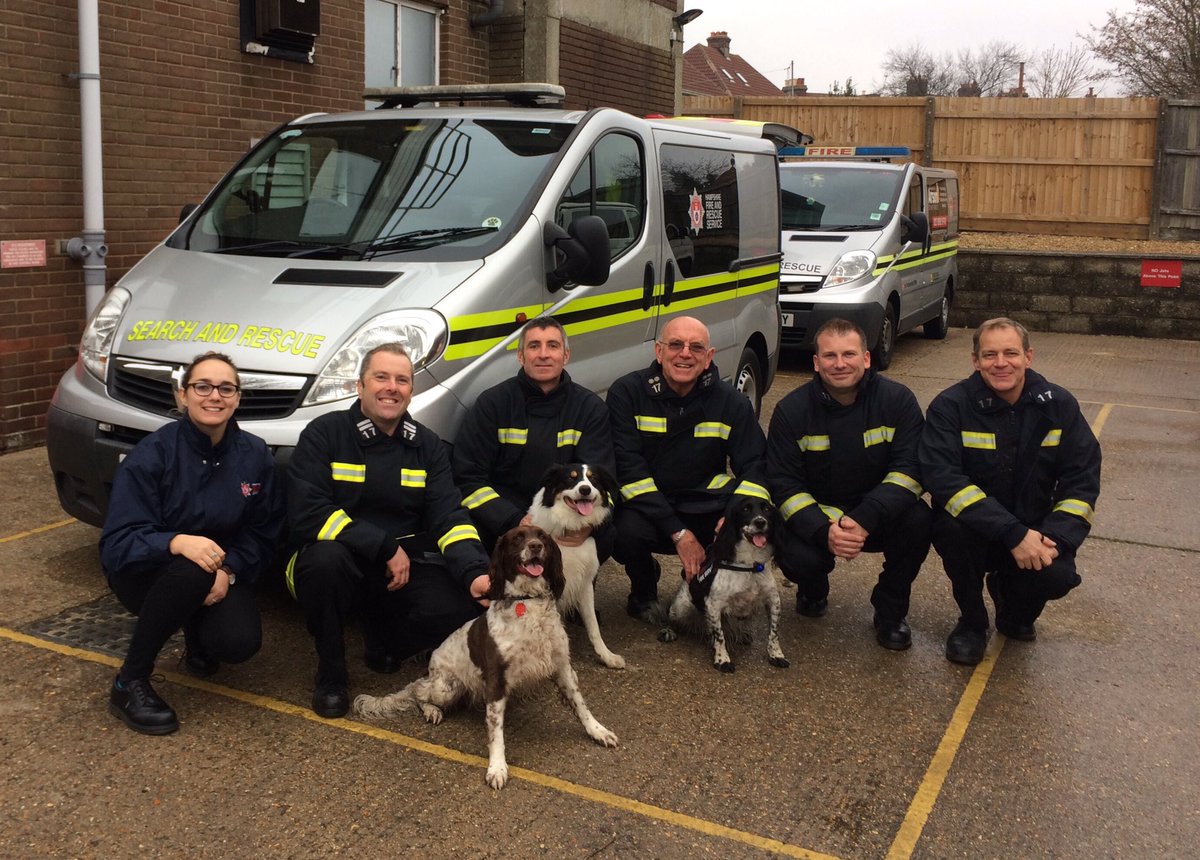 Fareham17's tweet image. Fire investigation input for White Watch today from WM Andy Earl, AFIO Shaun White, Rosie Grant &amp;amp; of course @HantsFireDogs @Harvey_search