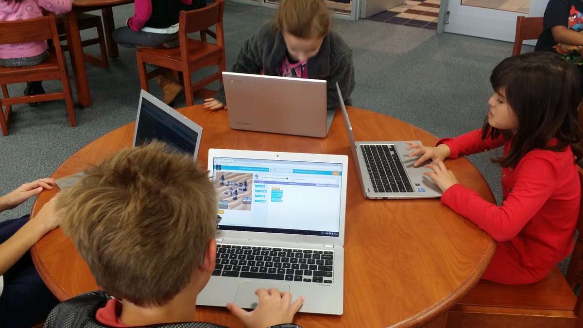 jessleebrown33's tweet photo. Star Wars  Coding! #HuntLearns #PL3BROWN https://t.co/OFNv2cyXRz