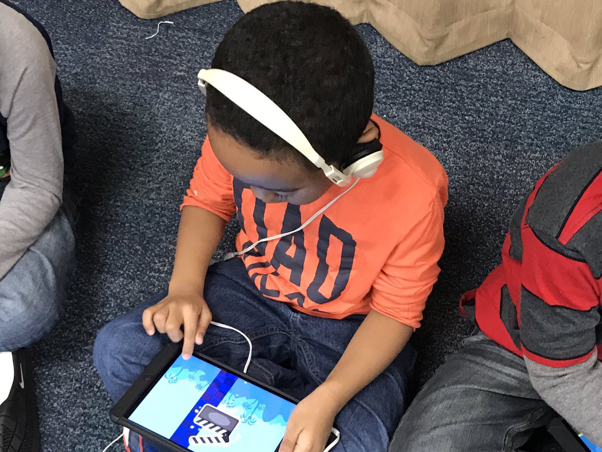 Levianne's tweet image. Day 2 Kindergarten @ElemFitzgerald celebrating #CompSciEdWeek with the #HourofCode @codeorg