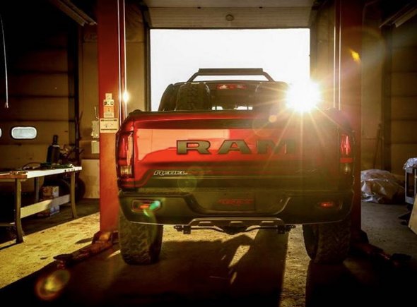 CutterAuto's tweet image. There&apos;s nothing we love more than a Ram truck and a sunset. Happy #TruckTuesday from all of us at Cutter Auto!