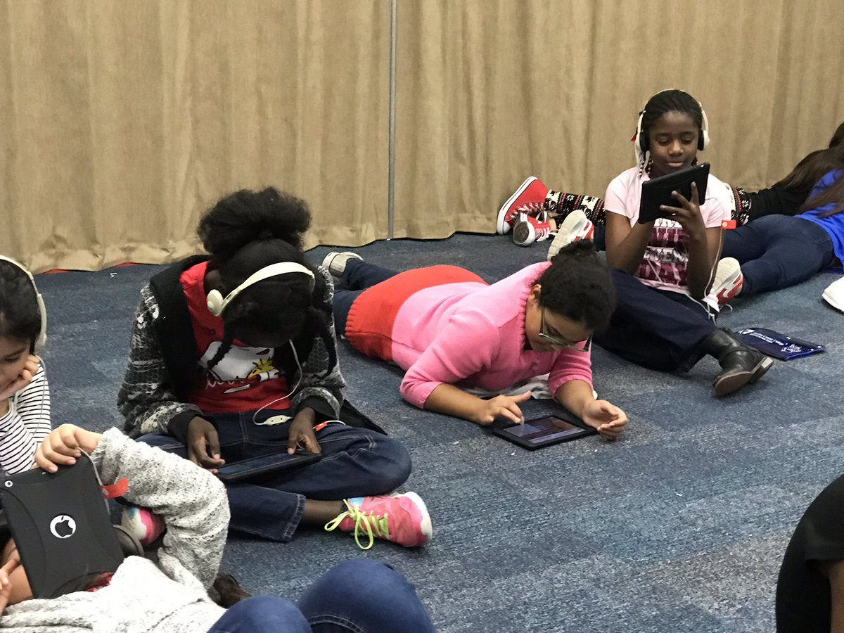 Levianne's tweet image. 5th grade @ElemFitzgerald participating in the #HourofCode for #CompSciEdWeek. @GirlsWhoCode #arlingtech