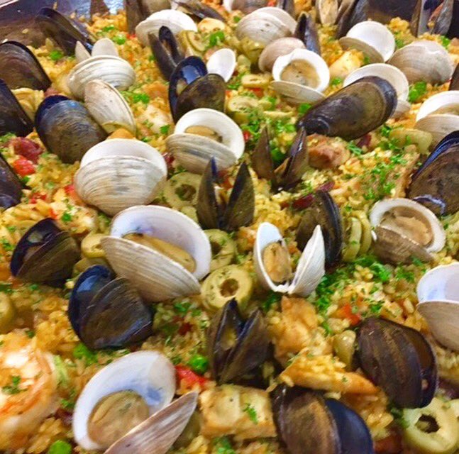 KeiserU's tweet photo. At the #Sarasota campus, Chef Keovilay’s #InternationalCuisine class has prepared #Paella as part of their lessons on Spanish cuisine. https://t.co/e1AOgi3W3e