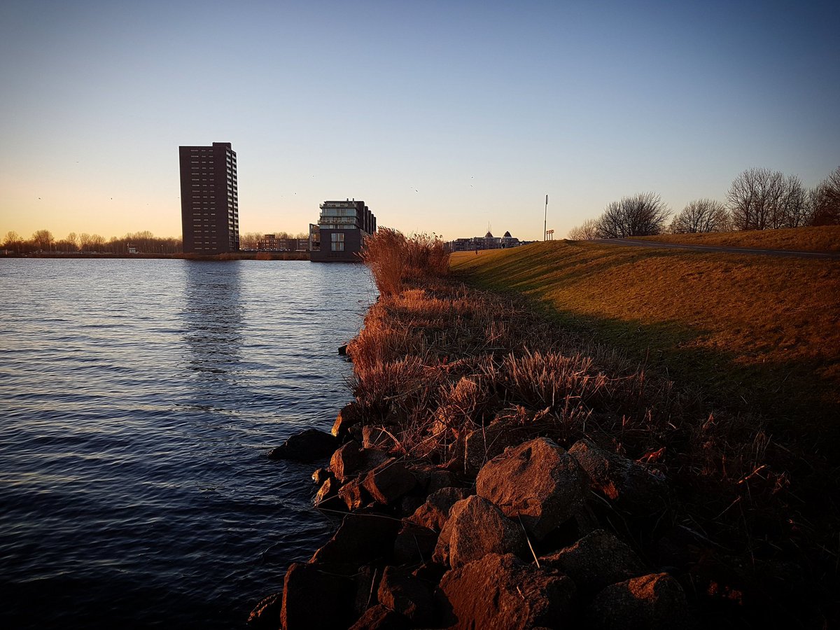 Weet jij waar dit is en kom jij hier vaak? #Almere #Water #haven