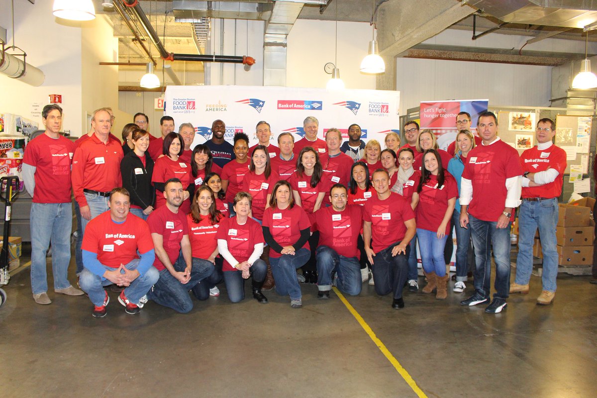McCourtyTwins's tweet photo. Had a great time w/ @BankofAmerica and @FeedingAmerica at the @Gr8BosFoodBank...competing with @Mac_BZ for the #GiveAMeal campaign (D-Mac) https://t.co/67rW2YSJKh