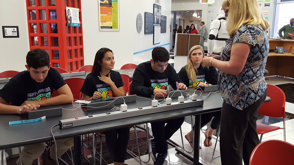 VeraPerkovic_'s tweet photo. @CooperCityHigh students participate in #HourofCode at today's @browardschools meeting! #CooperCodes #BrowardCodes #CSforAll @BrowardSTEM https://t.co/Od0JMLP2oH