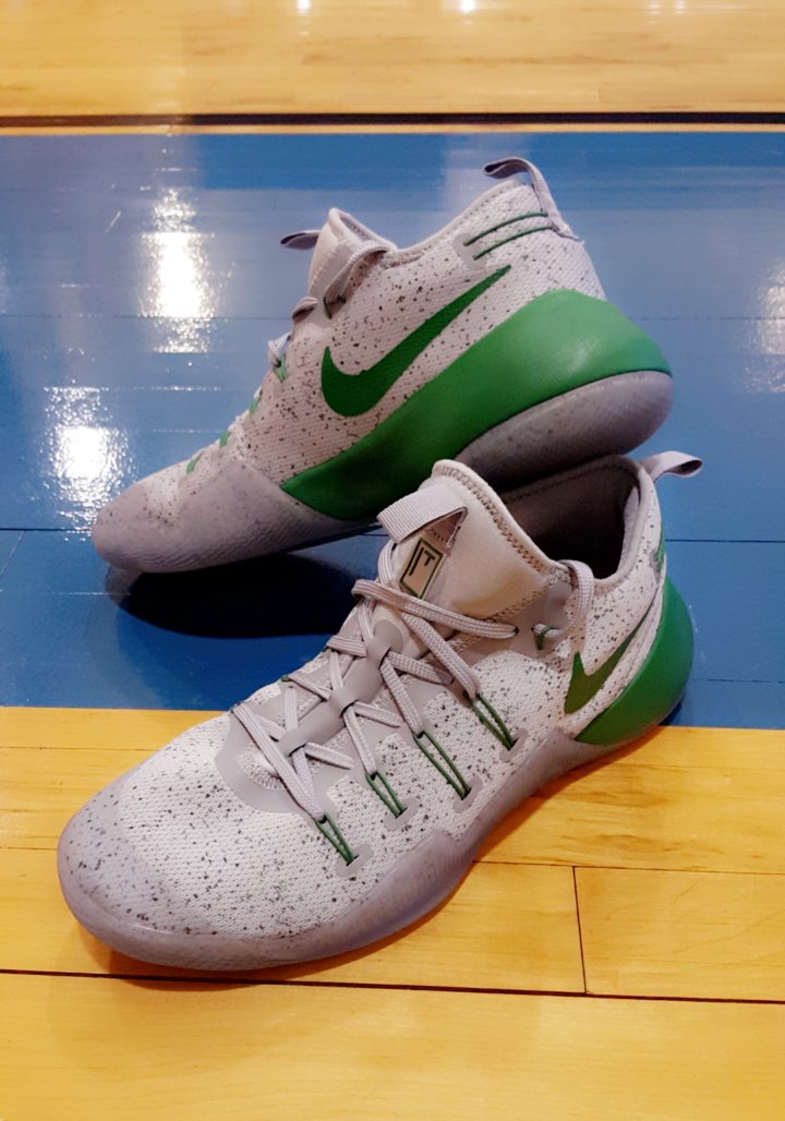 GrillmasterM20's tweet photo. Had to cop these shoes from a real killa, definitely not picking these last @Isaiah_Thomas #pickmelast https://t.co/73Hqi5RJFX