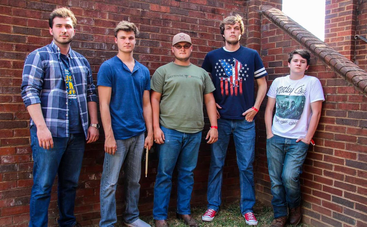 Wild_Guys21's tweet photo. Come out an catch our country Christmas show on the 15th you filthy animals! 
https://t.co/Gb0FSZha3B https://t.co/VMM5ld5TFd