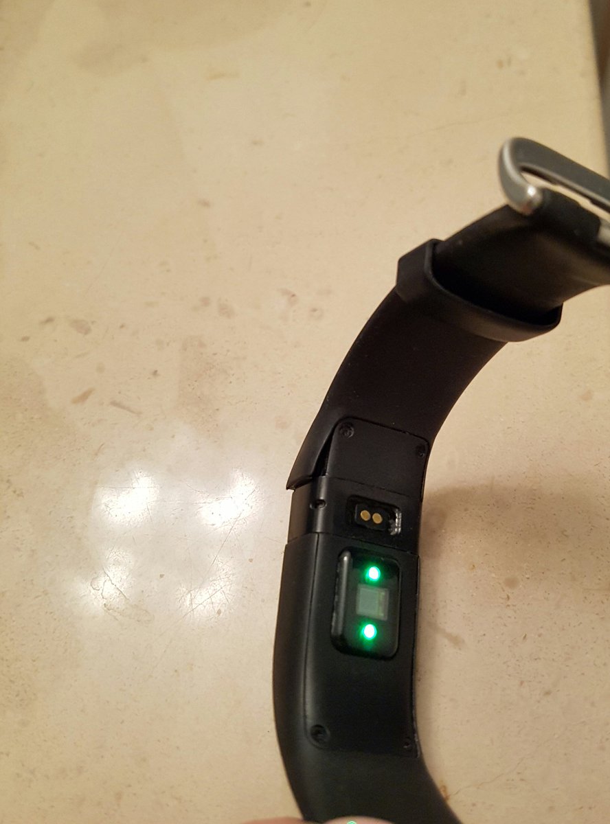 aggiek3's tweet photo. @fitbit @FitbitSupport is this normal?! I'm heartbroken... it's only been a year, I'm not ready to breakup yet!! 😭 https://t.co/9BVYBlw6ZH