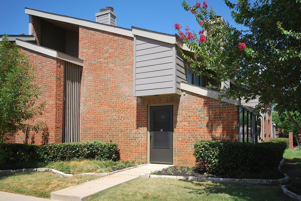 RedPhoneRE's tweet image. I am looking for a buyer on 2110 Randy Snow #308 #Arlington #TX  #realestate tour.circlepix.com/home/JYMJNQ