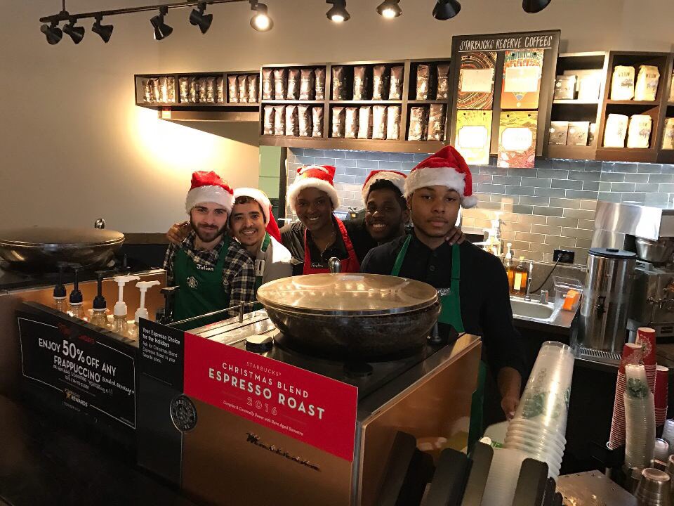 _laurenluces's tweet photo. Our team at 43rd and 8th. Come get some holiday share @KateMcShane7 rhesa_welch @cdflett https://t.co/qaDg0uYtvh