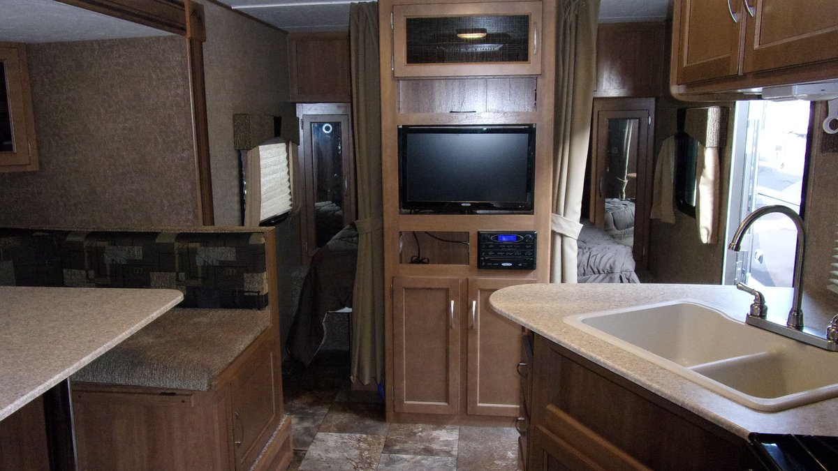 TotalValueRV's tweet photo. #Ebay Deals! '15 #Coachmen Apex #TravelTrailer 23 hrs 2 go!
Outside Kitchen great 4 #Trailgating!
Ready 2 #GORVing?
https://t.co/wgo4dDozpB https://t.co/n62UnbbuPA