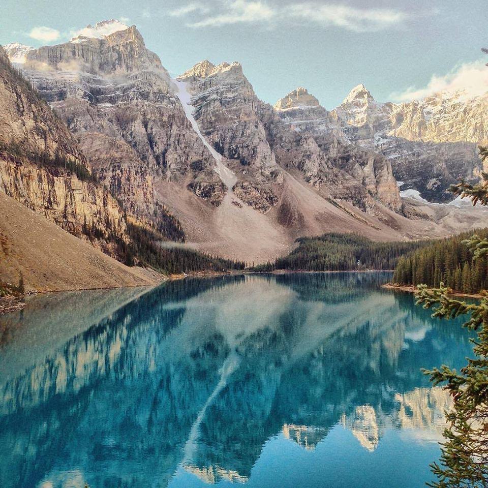 Had to share this amazing photo of Banff National Park in Canada by <a href="/clo/">Carvill</a>.photo.