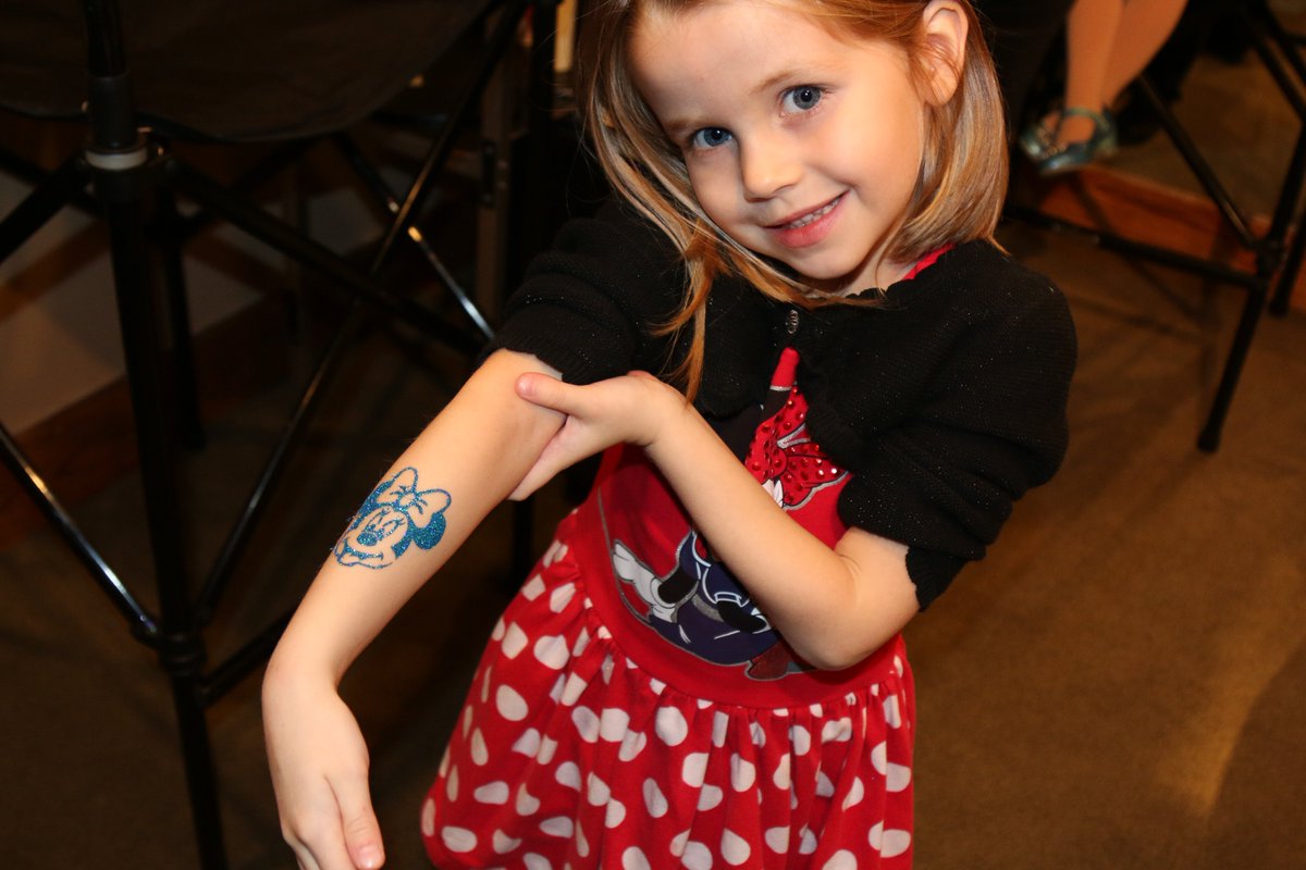 LaineToo's tweet photo. Temporary body art services are a great addition to your next private party! Mention code TWITTER for 10% off your next party #lainetoo https://t.co/5XpkRKK7Ez