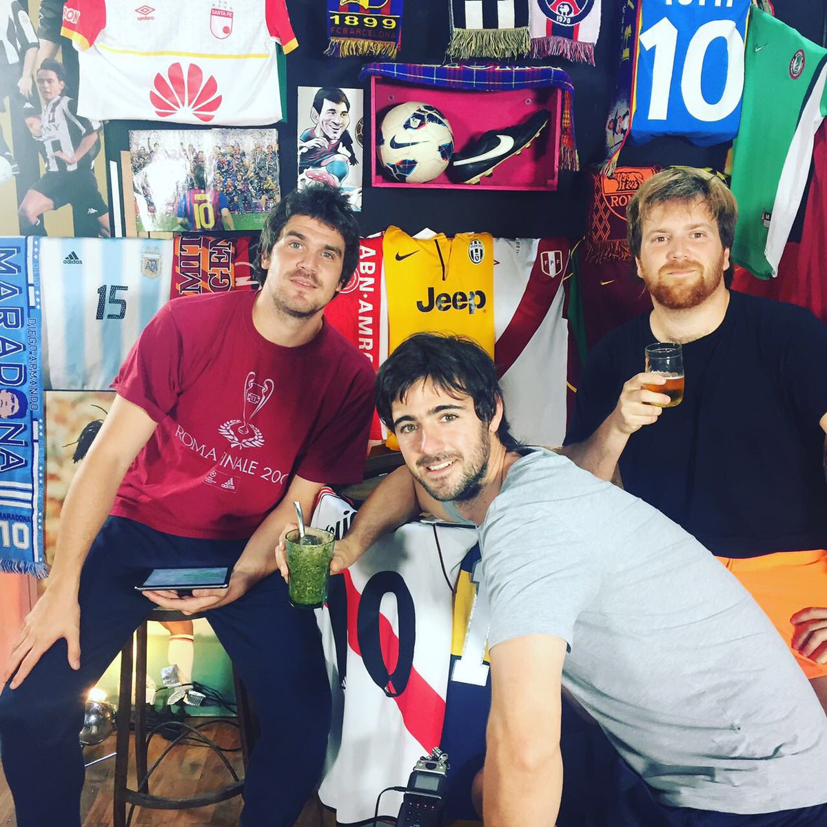 Y llegamos al tercero! 

Otro show de hinchas para hinchas en @futbolfreaker! Con @fcanepa10 y <a href="/lucianoluchetti/">Laucha</a>!

youtu.be/9uoxZ5ISOtk