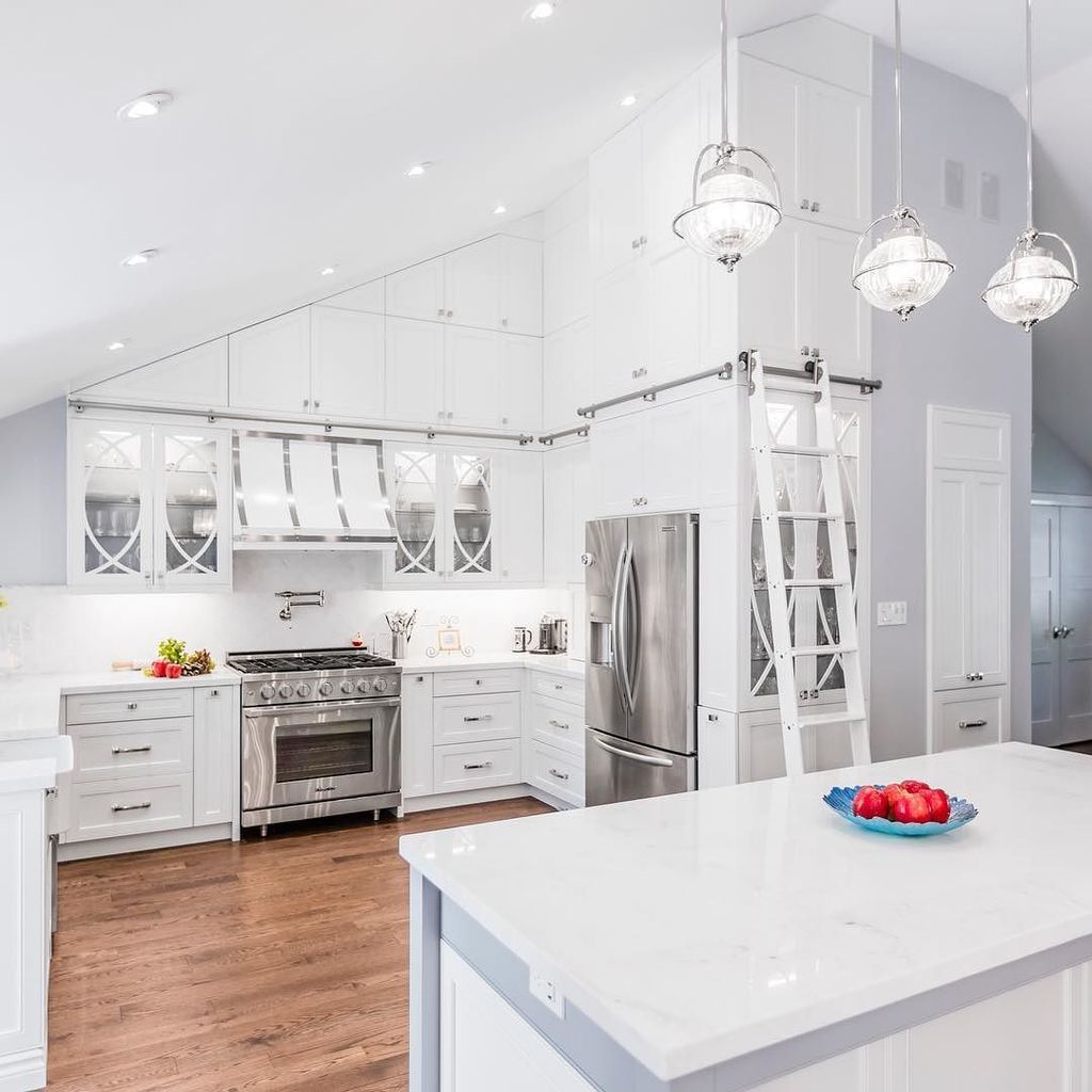 Better view of the vaulted ceiling cabinets.  #baeumlerapproved #kitchensofinstagram #home… ift.tt/2h0cB42