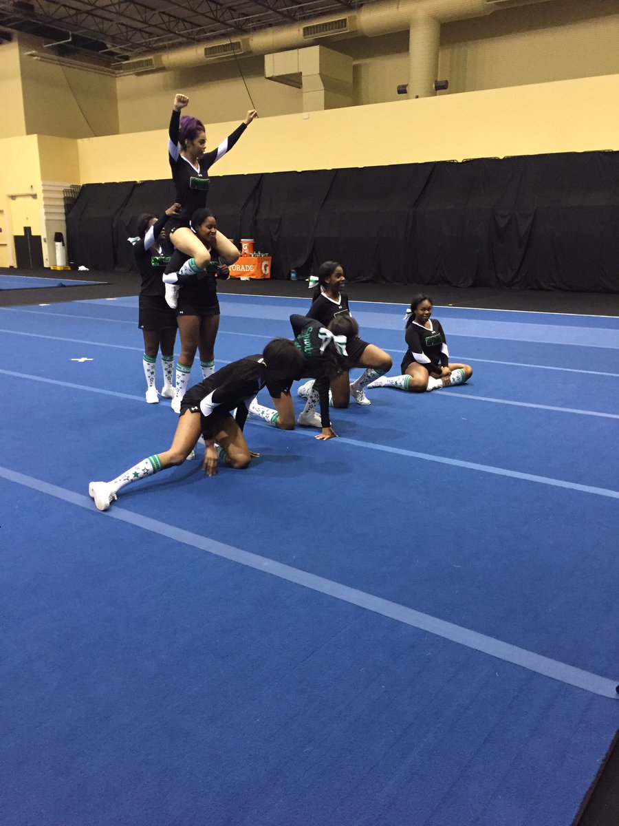 MidAmericaPW's tweet photo. @MidAmericaPW memorial park cheer side - we will"show off " our dance skills on Thursday!! https://t.co/iaDBaXgSML