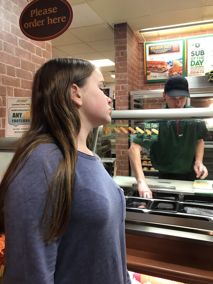 laurenshilot's tweet photo. "Can I get a footlong?" "No." "Well then can I get an 8 inch?" #howstupidru https://t.co/eW5epPYkSJ