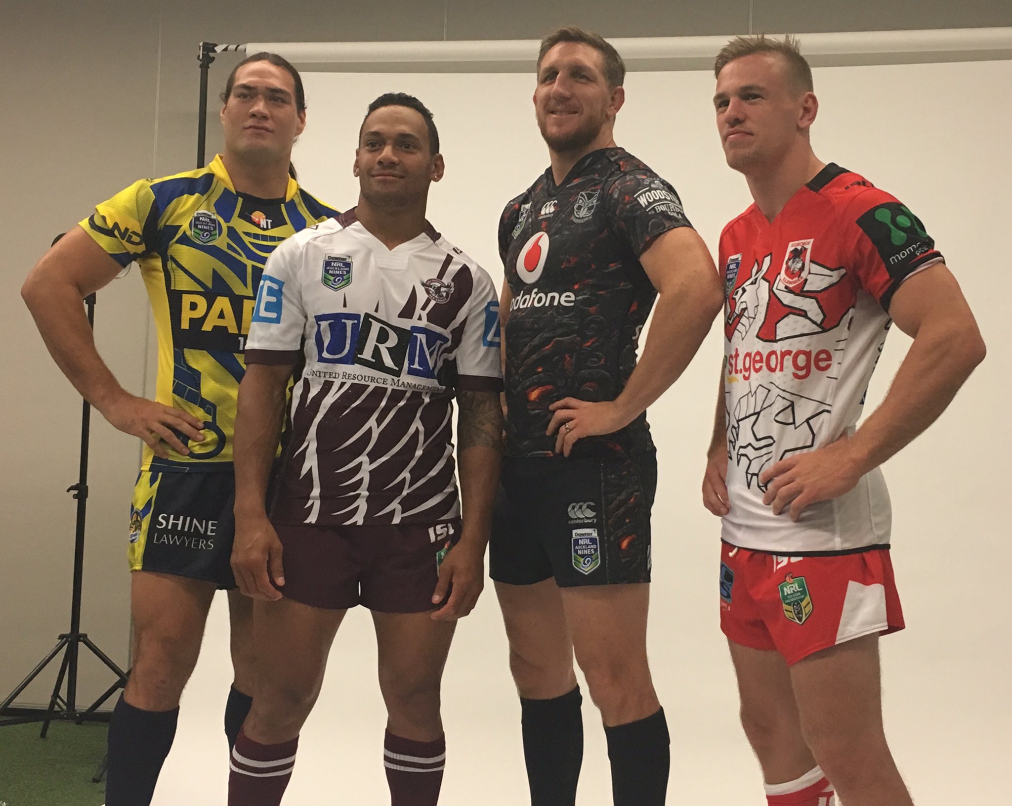 CzBwRHuUAAA1vI0.jpg:large