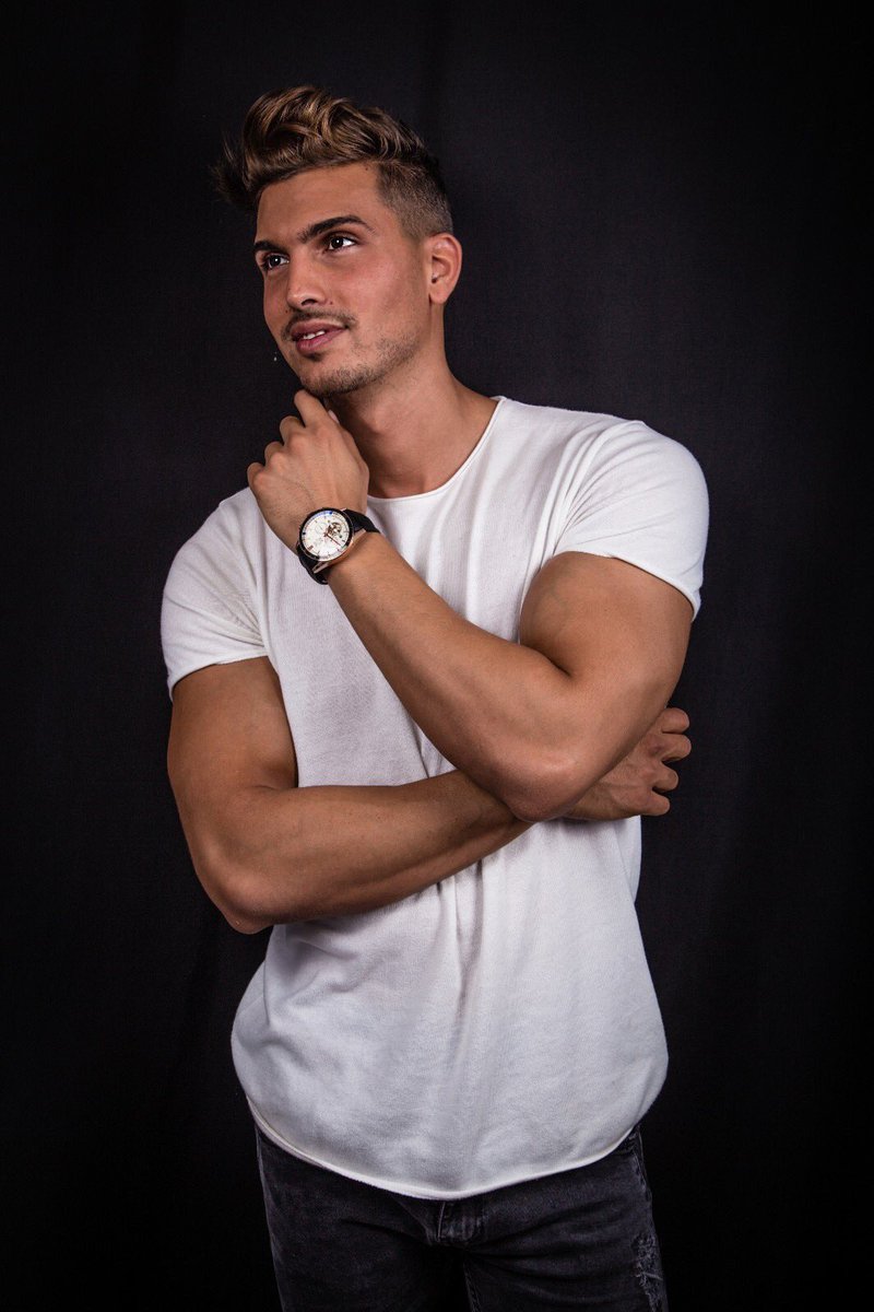 ABIERTA CONTRATACIÓN / FACU <a href="/facuhernandez91/">Francisco Hernandez</a> #mhyv Reserva fecha para tu sala!! ☎️Tel.695248055 📧info@rkbooking.com