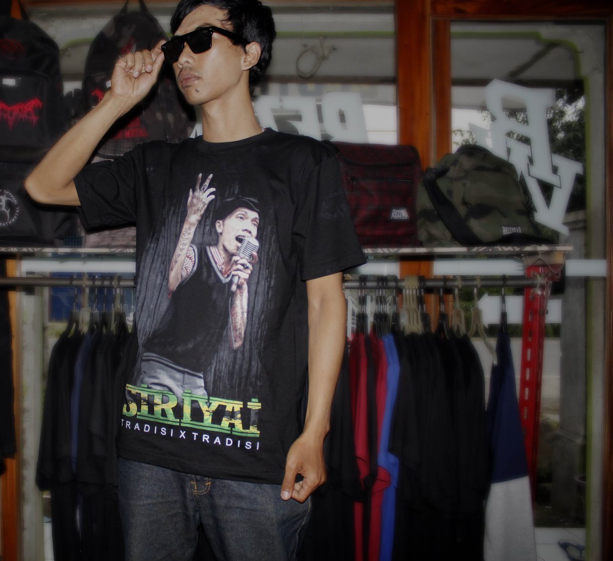 Ts @siriyai_music 
Rp 120.000
REZZWEAR DISTRO 
.Jln sinarmukti. batujajar  
Pin D12C6FD0 
WA/sms 08997885450