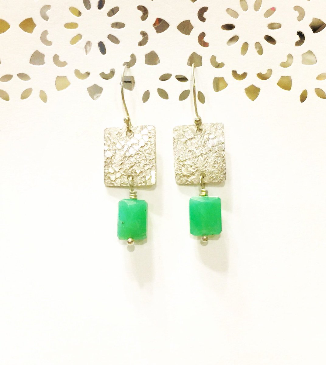 FigLeafAdorns's tweet photo. Candy Apple Green Earrings! Makes a lovely gift for a special friend! ๐ Message me to buy. โ๏ธ #candyapplegreen #giftguide https://t.co/bAk8uCeicJ