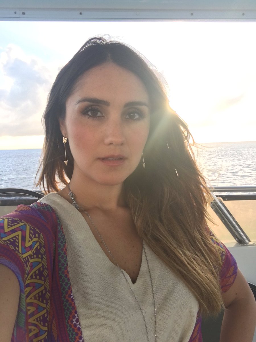 DulceMaria's tweet photo. Muchas gracias a todos los q me recordaron hoy!Celebrando un año más de vida y a Dios por permitirme seguir aquí y cada bendición los amo!❤️ https://t.co/Qs2B2HwqDT