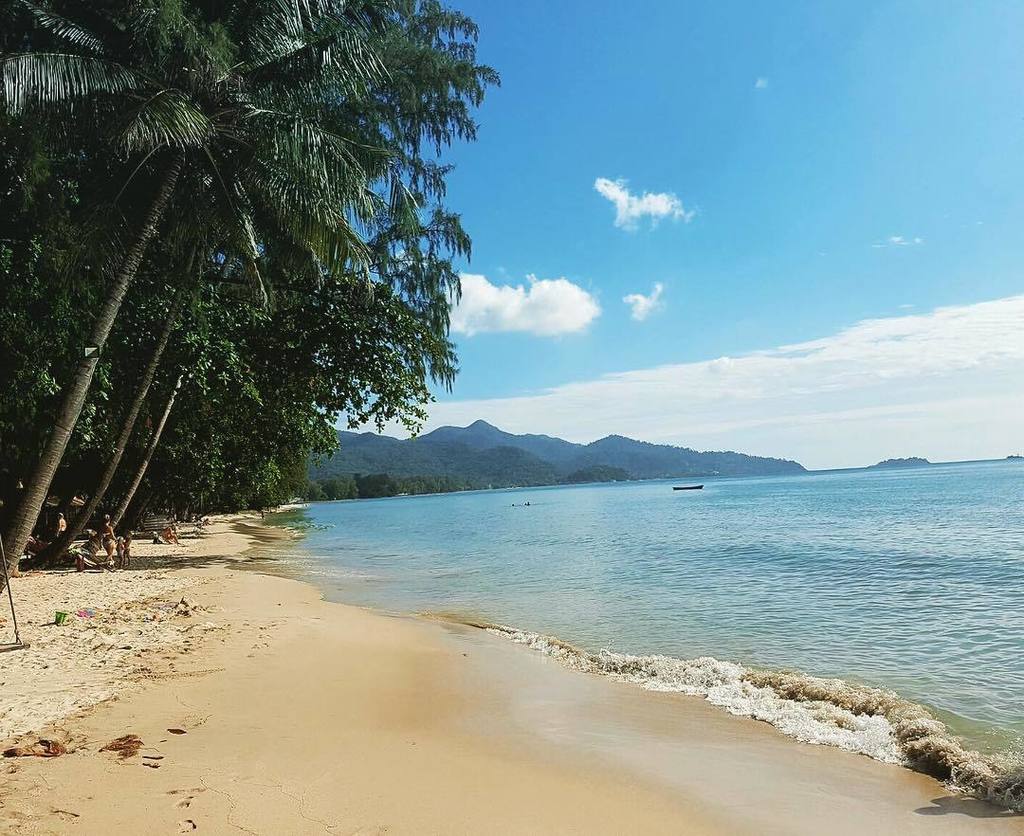Vacation. Finally. #travel #thailand #kohchang ift.tt/2g8PaUp