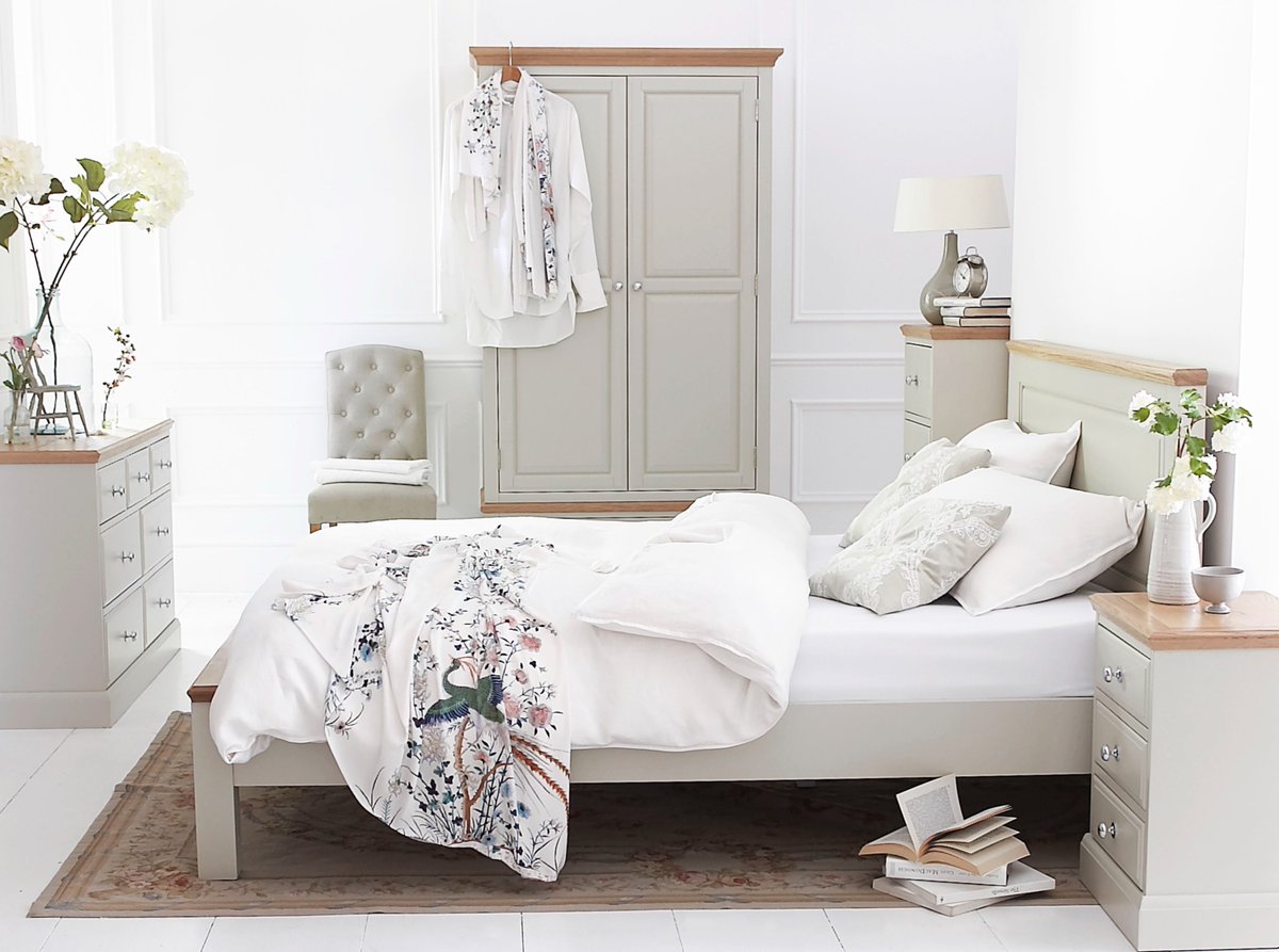 owenpine's tweet photo. Painted #oak dining and bedroom #furniture now in store at Owen Pine and Oak #kent 
https://t.co/wO7Y8EzFJy https://t.co/0vG2kdvsGZ