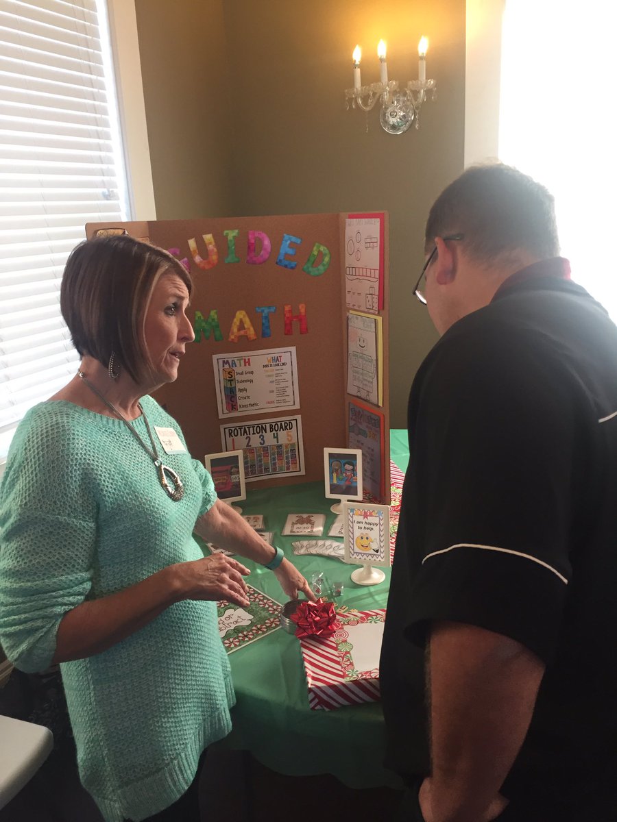 S_Consilio's tweet photo. Mistletoe Madness as master teachers share instructional strategies with new teachers #BISDpride #buildyourtoolbox @BISD_Math https://t.co/FFwcoEOLkX