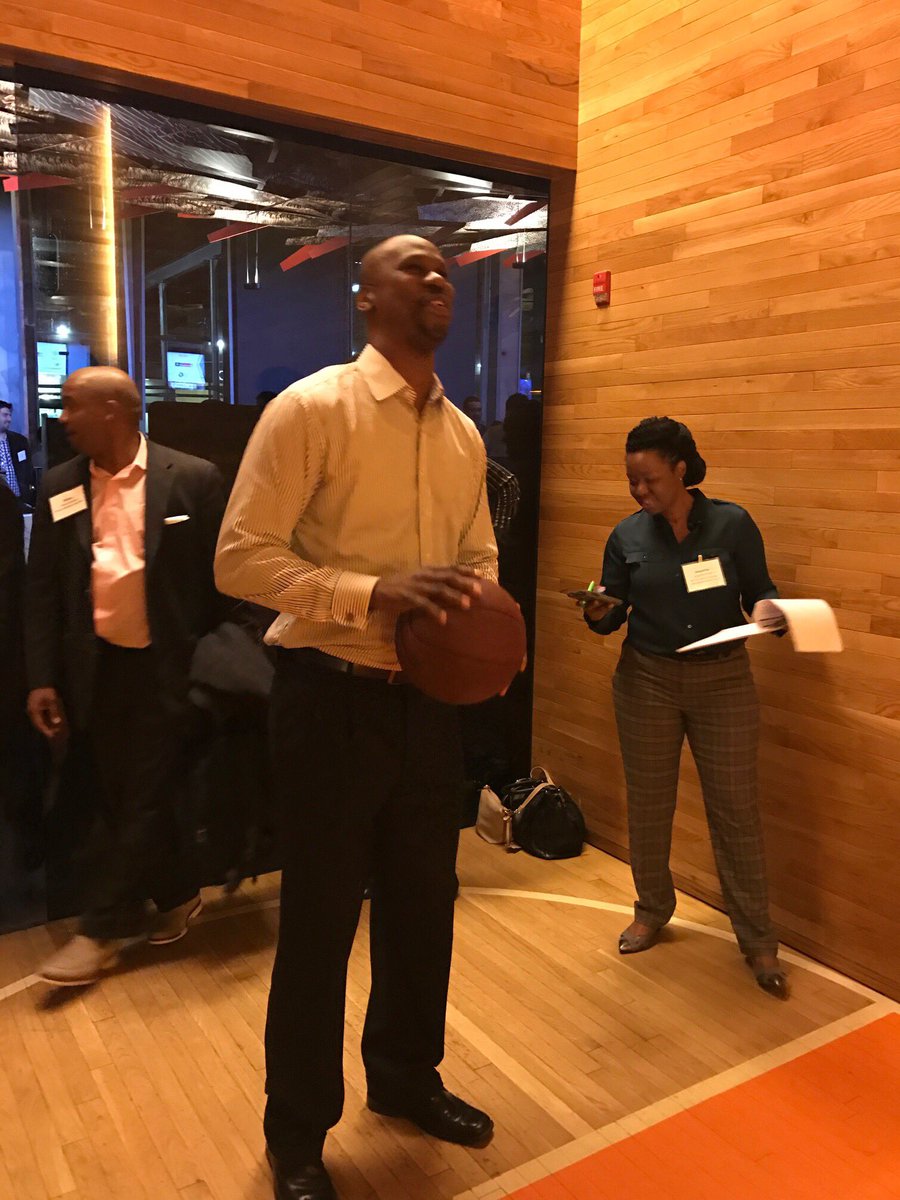 NYNJCouncil's tweet photo. With the game tied @websignia on the line at the #CouncilBizConnect #BizConnect https://t.co/7VJzQ9b25U