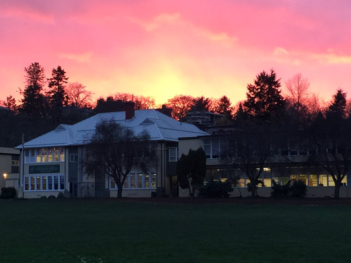 A magic setting for the Cedar Hill Music Concert tonight at 6:30. #sd61learn.