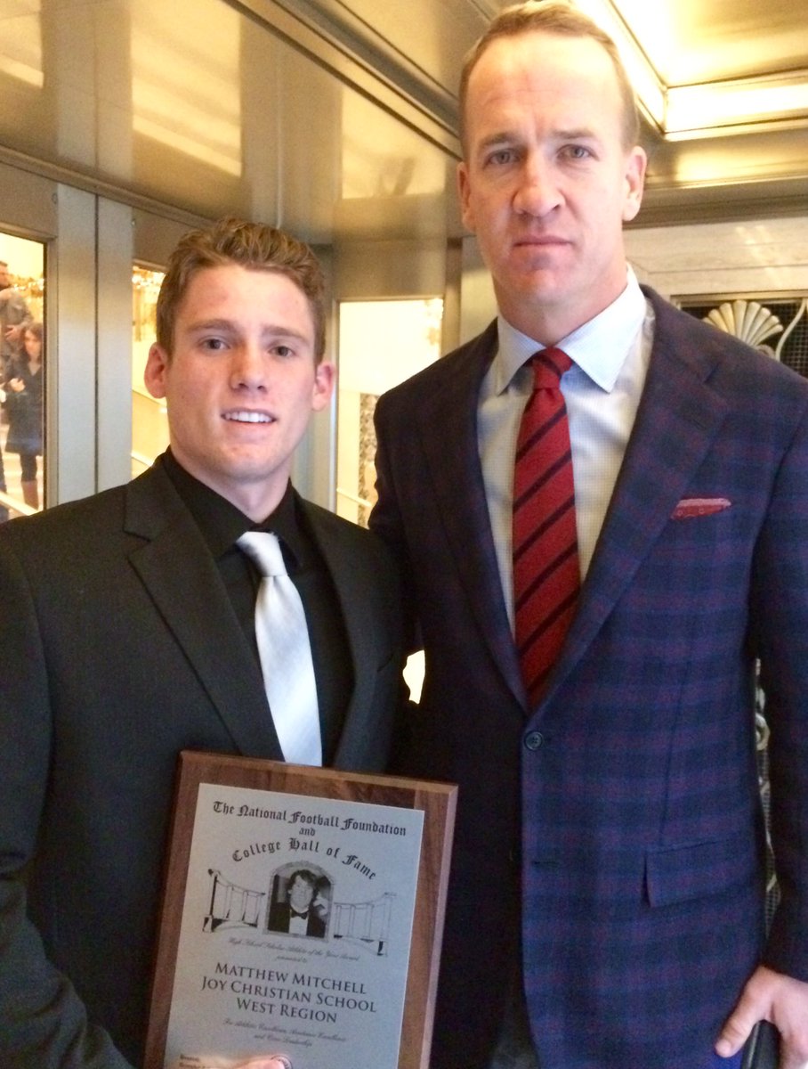 COF 2016 QB Matt Mitchell received the National Scholar Athlete of the year award at the Waldorf in NY today🏆Archie Griffin Peyton Manning