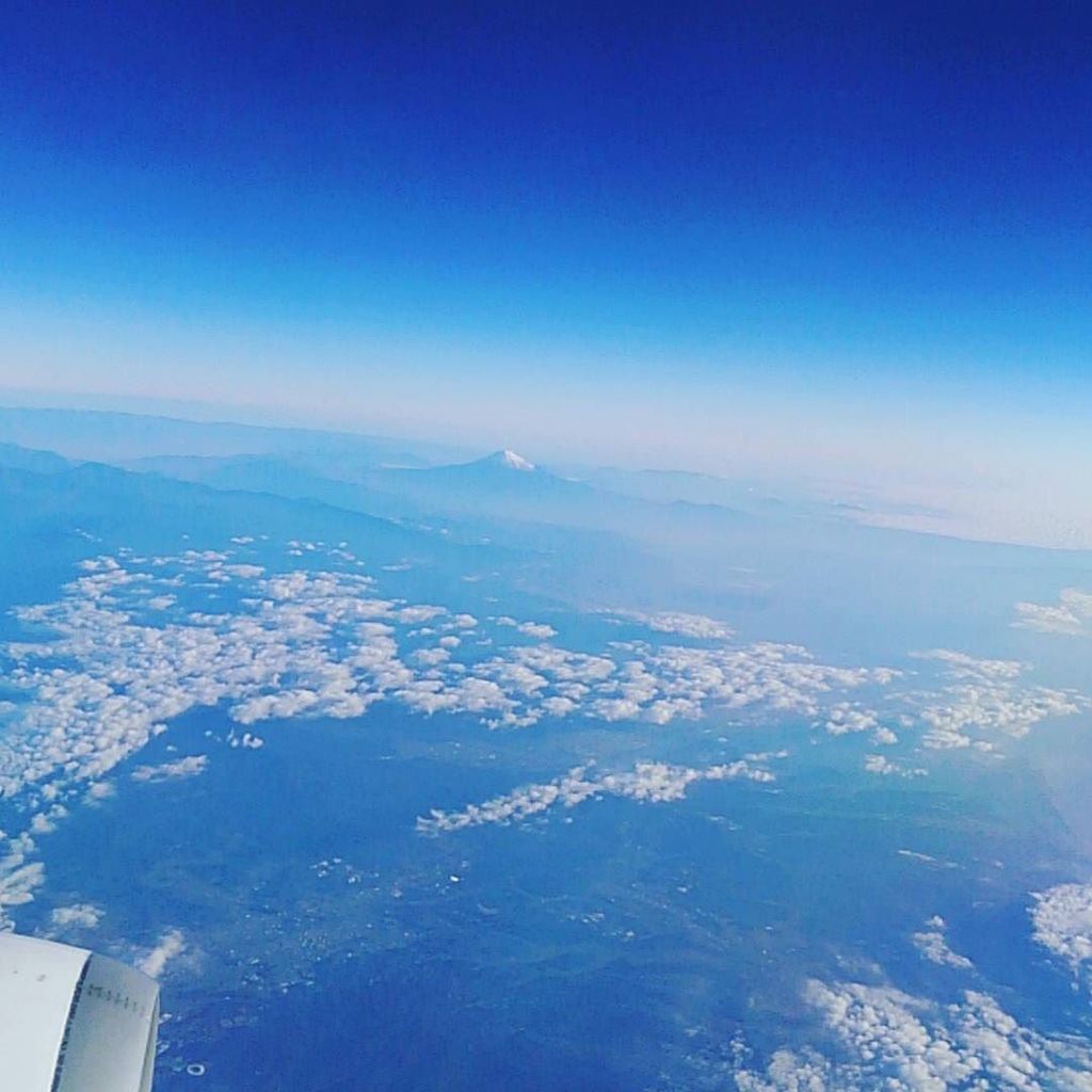 codemally1333's tweet photo. お天気がいいと、飛行機からも富士山綺麗に見えましたよ(^ω^) #飛行機で #富士山 #codemally https://t.co/j6jWTksBon