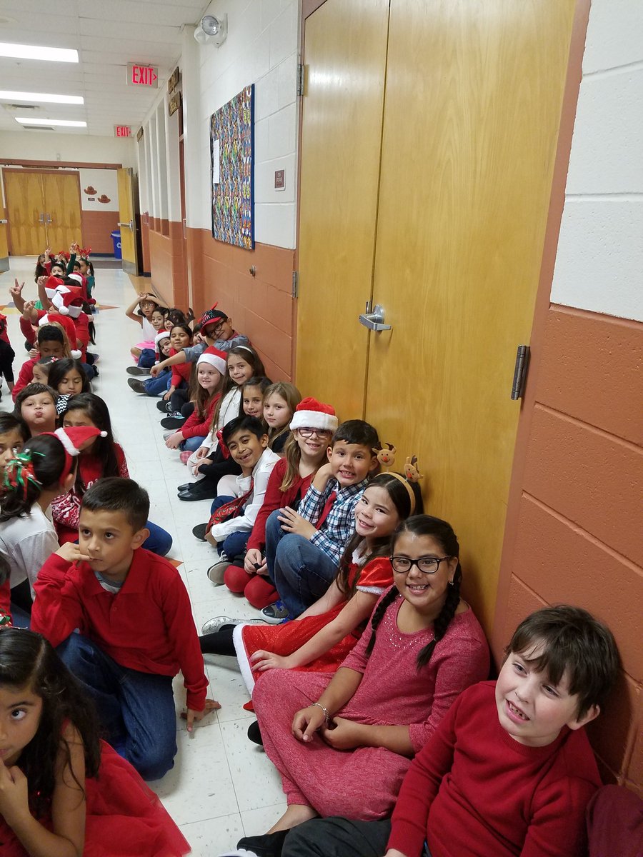 nisdcampbell's tweet photo. Ready to sing at the PTA Christmas  concert.  Awesome job 2nd grade! https://t.co/cmBkhUKMlr